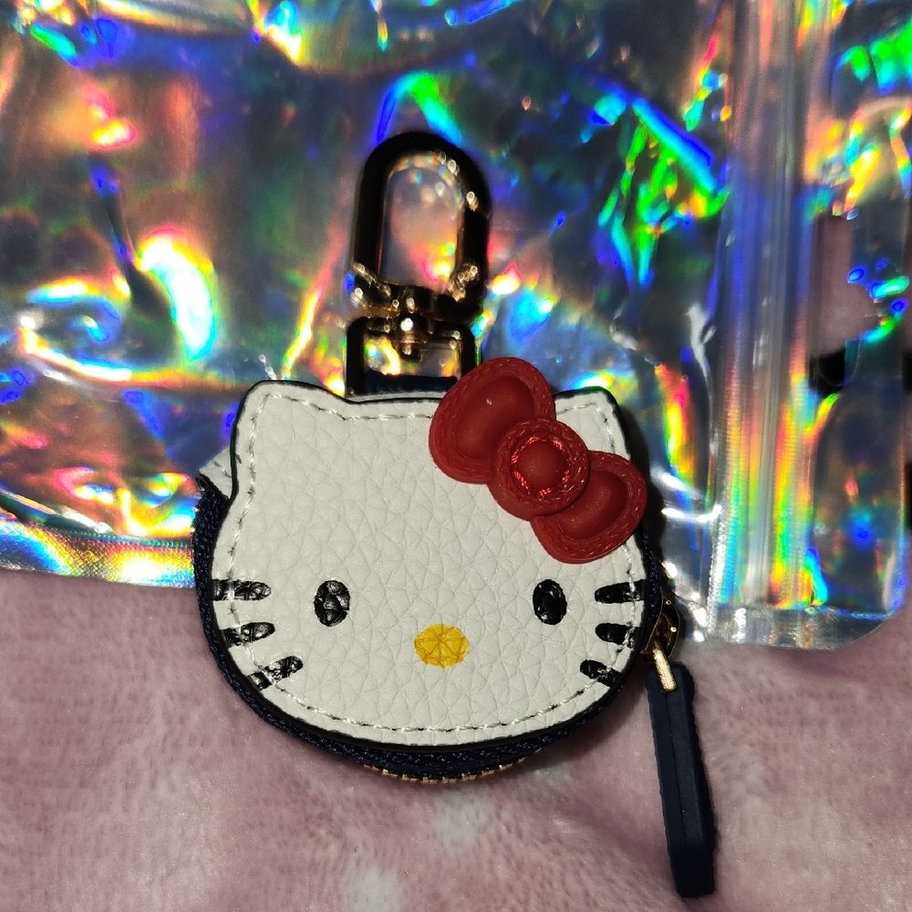 Hello Kitty White and Red Coin Purse - Picture 1 of 6